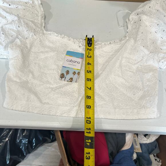 Cabana Crown & Ivy White Eyelet Puff
NWT Sleeve Crop Blouse with Smocked Back XL - Picture 9 of 9